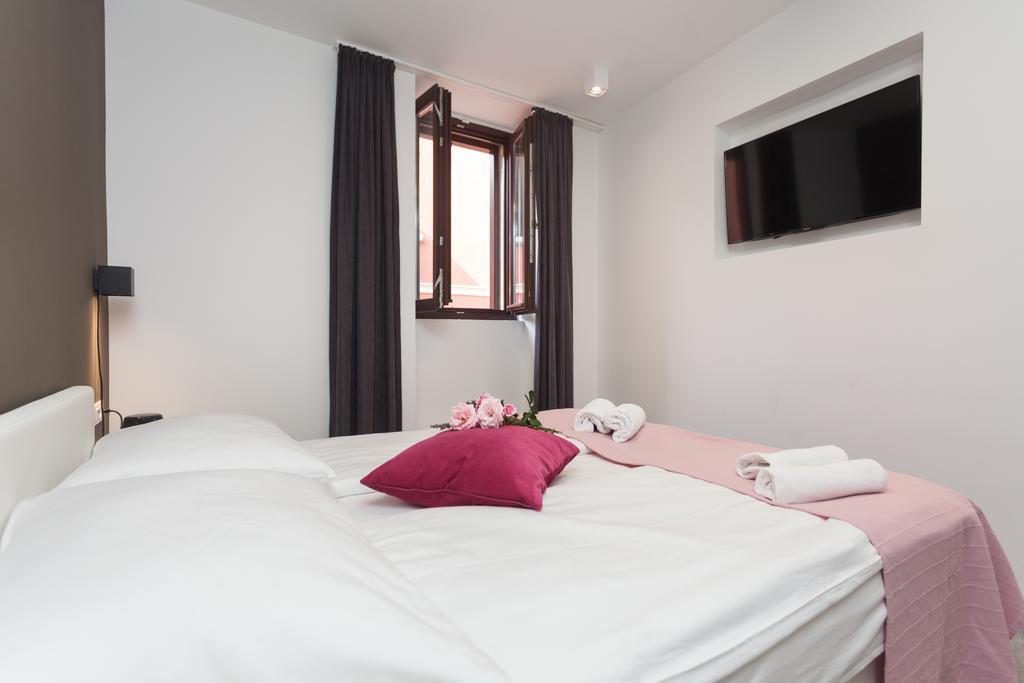 Villa Castrum Rovinj Bagian luar foto