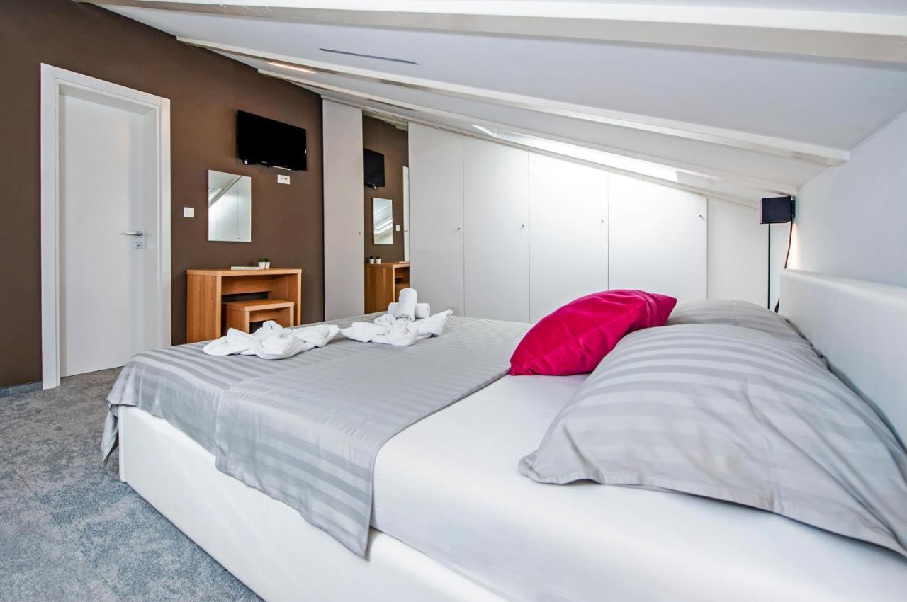 Villa Castrum Rovinj Bagian luar foto