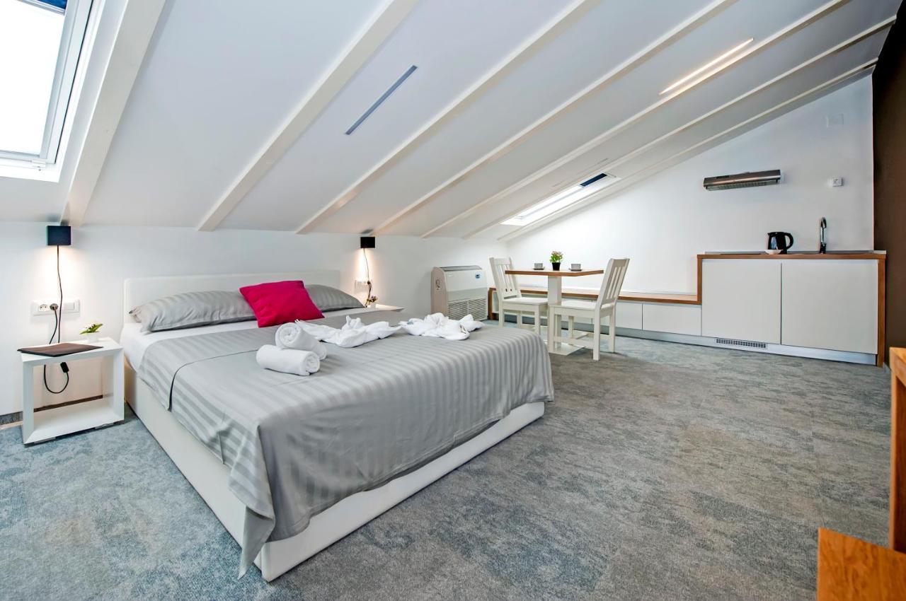 Villa Castrum Rovinj Bagian luar foto